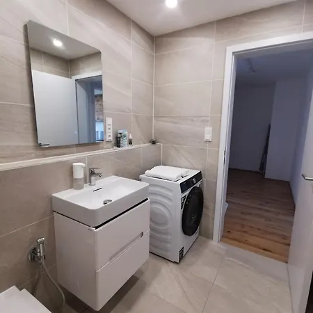 Free Private Parking, Location, Nuslesky Pivovar Sunset Balcony Home, * プラハ