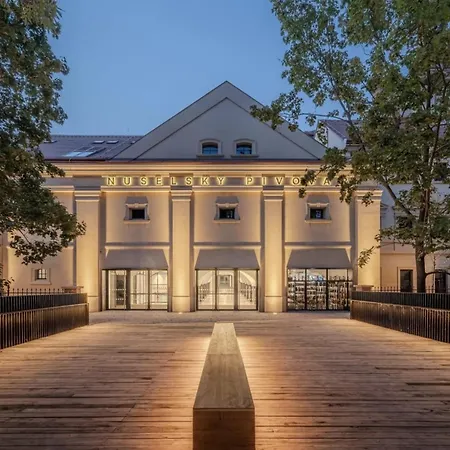 Free Private Parking, Location, Nuslesky Pivovar Sunset Balcony Home, *