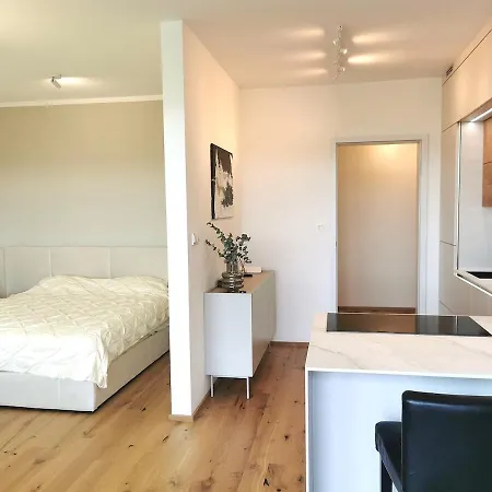 Free Private Parking, Location, Nuslesky Pivovar Sunset Balcony Home, Prague