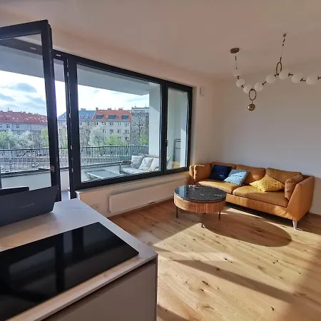 Free Private Parking, Location, Nuslesky Pivovar Sunset Balcony Home, Apartment