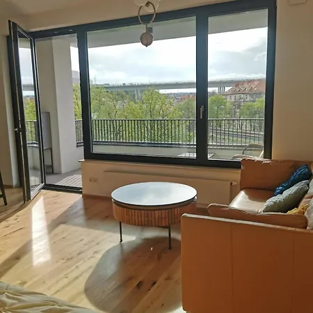 Free Private Parking, Location, Nuslesky Pivovar Sunset Balcony Home,
