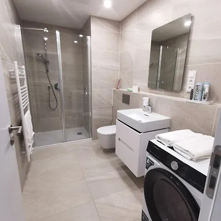 Free Private Parking, Location, Nuslesky Pivovar Sunset Balcony Home, Apartment