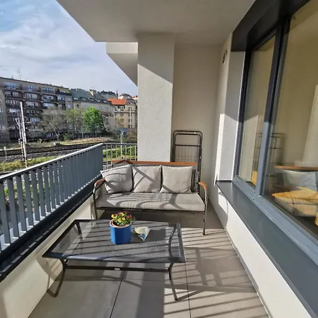 Free Private Parking, Location, Nuslesky Pivovar Sunset Balcony Home, 公寓 *