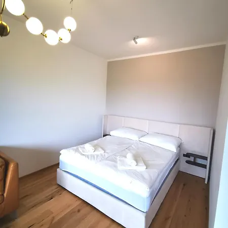 Free Private Parking, Location, Nuslesky Pivovar Sunset Balcony Home, Prague
